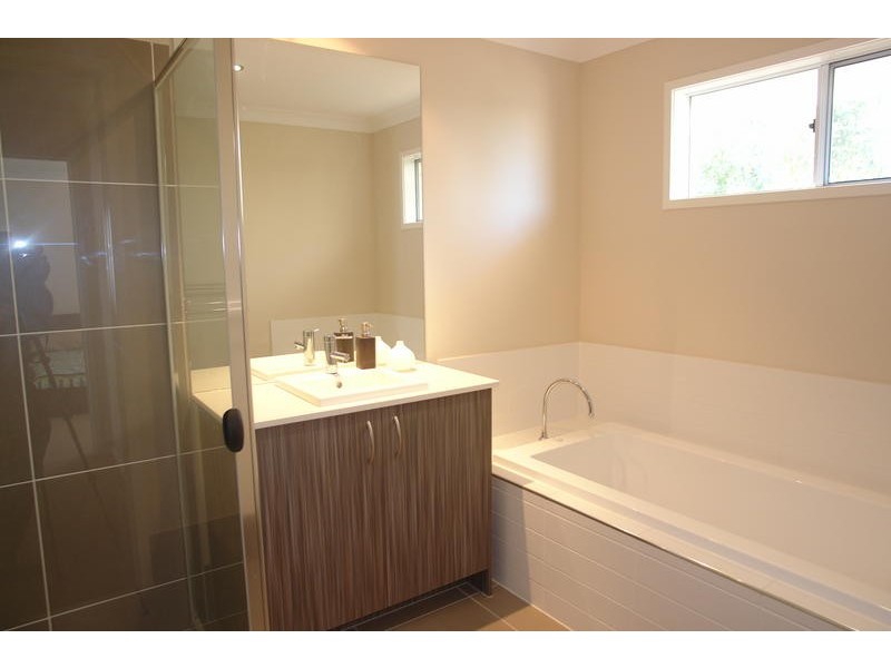 53 Hendos Place, Moggill QLD 4070